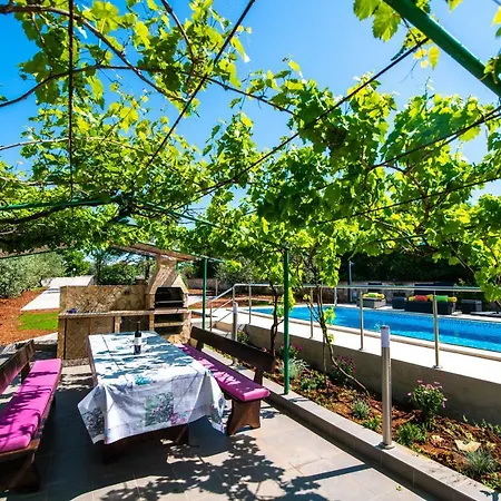 Holiday home Mara Fondole