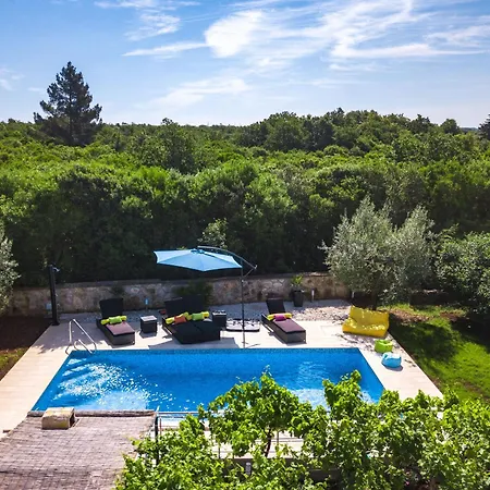 Holiday home Mara Fondole
