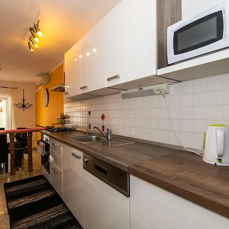 Mara Holiday home *